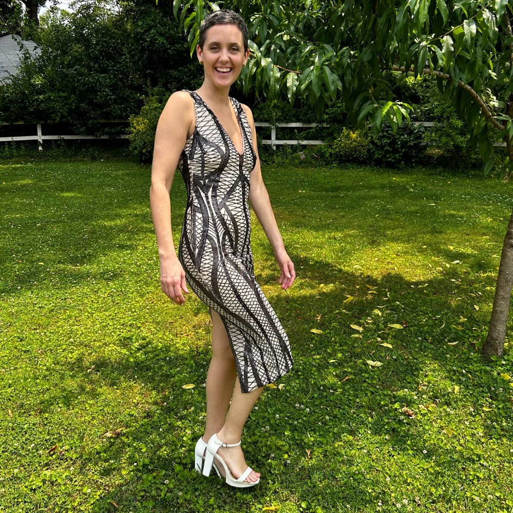 NEW - Reaqka Sequined Dress - Small